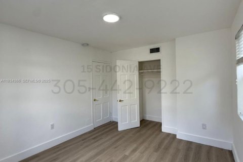 Apartamento en alquiler en Coral Gables, Florida, 2 dormitorios, 83.61 m2 № 1993645 - foto 6