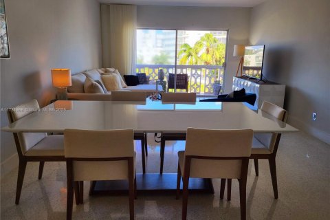 Condo in Bay Harbor Islands, Florida, 1 bedroom  № 1811166 - photo 10