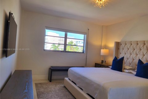 Condo in Bay Harbor Islands, Florida, 1 bedroom  № 1811166 - photo 17