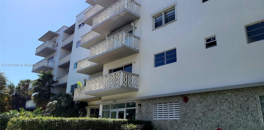 Condo in Bay Harbor Islands, Florida, 1 bedroom  № 1811166