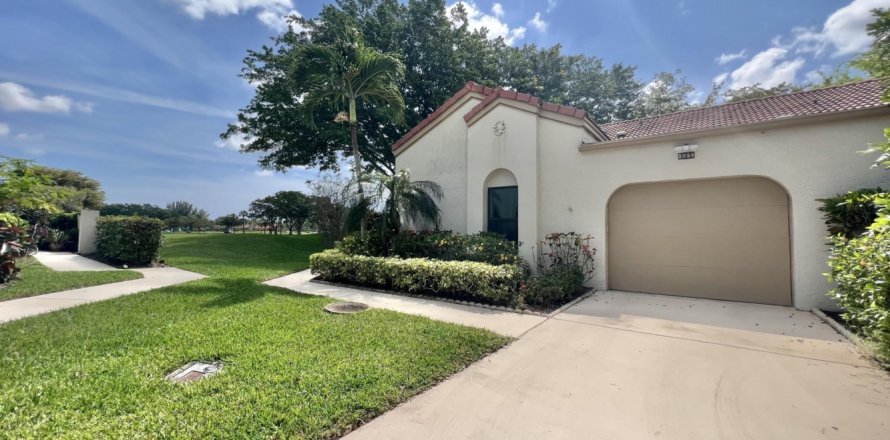 House in Boynton Beach, Florida 3 bedrooms, 138.05 sq.m. № 1077132
