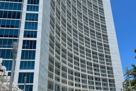 Купить кондоминиум в Майами, Флорида 2 спальни, 134.62м2, № 1896414 - фото 25