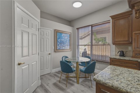 House in Pembroke Pines, Florida 3 bedrooms, 210.61 sq.m. № 2033472 - photo 17