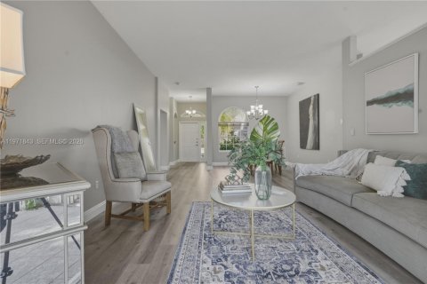 House in Pembroke Pines, Florida 3 bedrooms, 210.61 sq.m. № 2033472 - photo 3