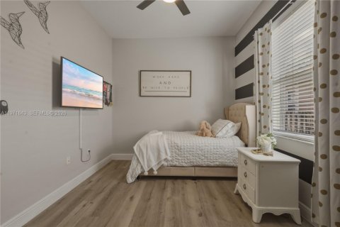 House in Pembroke Pines, Florida 3 bedrooms, 210.61 sq.m. № 2033472 - photo 21