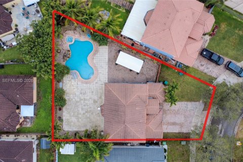 Casa en venta en Homestead, Florida, 5 dormitorios, 232.35 m2 № 2011469 - foto 8
