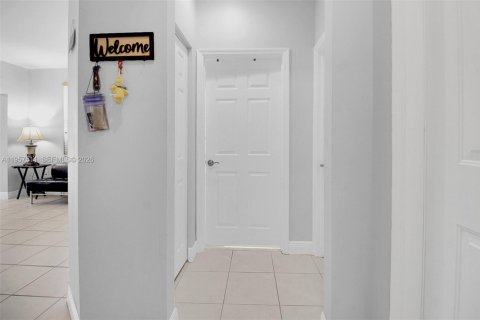 Casa en venta en Homestead, Florida, 5 dormitorios, 232.35 m2 № 2011469 - foto 29