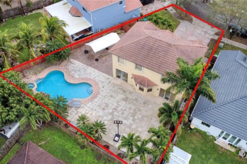 Casa en venta en Homestead, Florida, 5 dormitorios, 232.35 m2 № 2011469 - foto 10