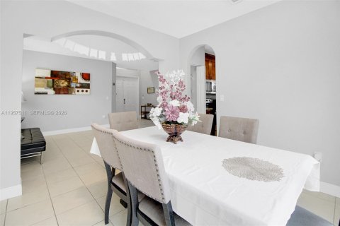 Casa en venta en Homestead, Florida, 5 dormitorios, 232.35 m2 № 2011469 - foto 28