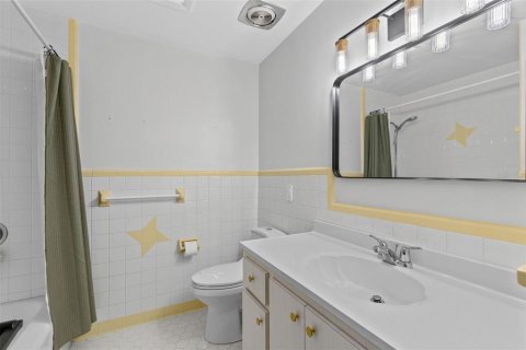 House in Orlando, Florida 4 bedrooms, 268.67 sq.m. № 2347239 - photo 23