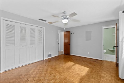 House in Orlando, Florida 4 bedrooms, 268.67 sq.m. № 2347239 - photo 19