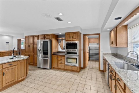 House in Orlando, Florida 4 bedrooms, 268.67 sq.m. № 2347239 - photo 7