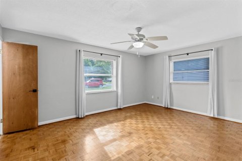 House in Orlando, Florida 4 bedrooms, 268.67 sq.m. № 2347239 - photo 18