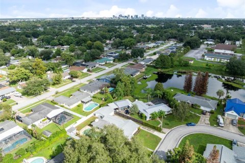 House in Orlando, Florida 4 bedrooms, 268.67 sq.m. № 2347239 - photo 29