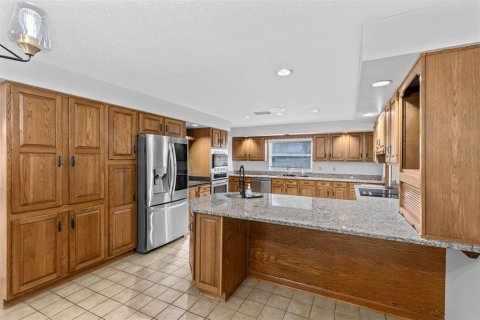 House in Orlando, Florida 4 bedrooms, 268.67 sq.m. № 2347239 - photo 8