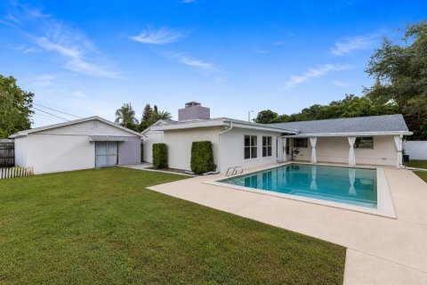House in Orlando, Florida 4 bedrooms, 268.67 sq.m. № 2347239 - photo 28