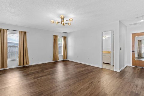 House in Orlando, Florida 4 bedrooms, 268.67 sq.m. № 2347239 - photo 15