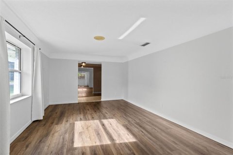 House in Orlando, Florida 4 bedrooms, 268.67 sq.m. № 2347239 - photo 3
