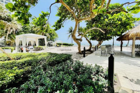 Copropriété à louer à Hollywood, Floride: 1 chambre, 82.03 m2 № 2333672 - photo 20