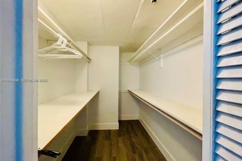 Copropriété à louer à Hollywood, Floride: 1 chambre, 82.03 m2 № 2333672 - photo 11