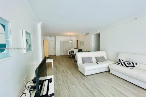 Copropriété à louer à Hollywood, Floride: 1 chambre, 82.03 m2 № 2333672 - photo 4