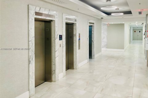 Copropriété à louer à Hollywood, Floride: 1 chambre, 82.03 m2 № 2333672 - photo 22