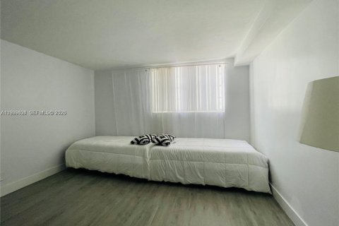 Copropriété à louer à Hollywood, Floride: 1 chambre, 82.03 m2 № 2333672 - photo 8