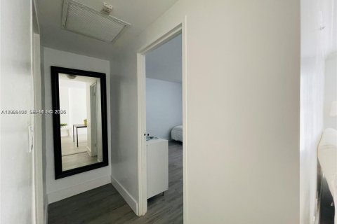 Copropriété à louer à Hollywood, Floride: 1 chambre, 82.03 m2 № 2333672 - photo 12