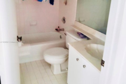 Condo in Homestead, Florida, 2 bedrooms  № 1830953 - photo 9