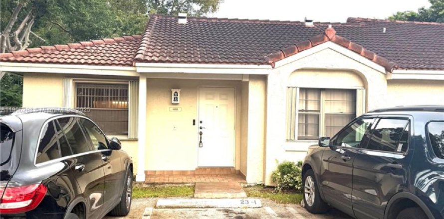 Villa ou maison à Hialeah, Floride 2 chambres, 86.58 m2 № 1964003