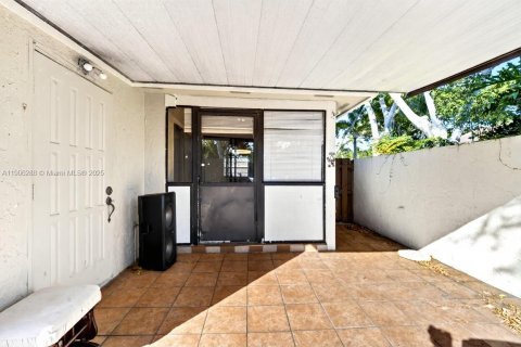 Villa ou maison à vendre à Hialeah, Floride: 2 chambres, 86.58 m2 № 1964003 - photo 20