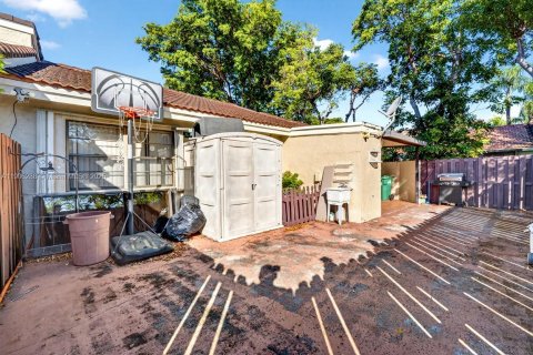 Villa ou maison à vendre à Hialeah, Floride: 2 chambres, 86.58 m2 № 1964003 - photo 19