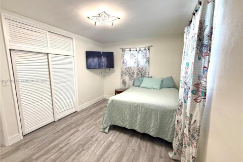 House in Miramar, Florida 3 bedrooms, 101.54 sq.m. № 1868780 - photo 11