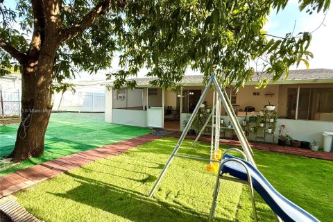House in Miramar, Florida 3 bedrooms, 101.54 sq.m. № 1868780 - photo 17