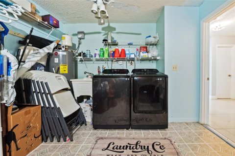 Touwnhouse à vendre à Tamarac, Floride: 3 chambres, 165.74 m2 № 1988840 - photo 16