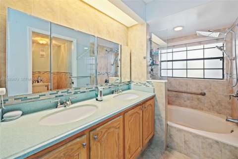 Touwnhouse à vendre à Tamarac, Floride: 3 chambres, 165.74 m2 № 1988840 - photo 20