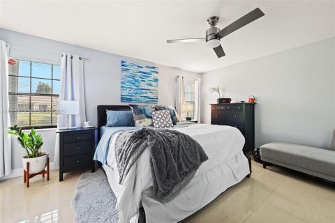 Touwnhouse à vendre à Tamarac, Floride: 3 chambres, 165.74 m2 № 1988840 - photo 18