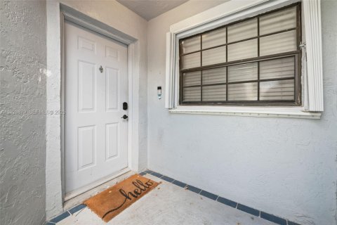 Touwnhouse à vendre à Tamarac, Floride: 3 chambres, 165.74 m2 № 1988840 - photo 4