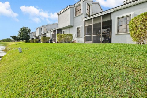 Touwnhouse à vendre à Tamarac, Floride: 3 chambres, 165.74 m2 № 1988840 - photo 26