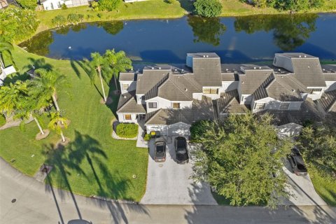 Touwnhouse à vendre à Tamarac, Floride: 3 chambres, 165.74 m2 № 1988840 - photo 30