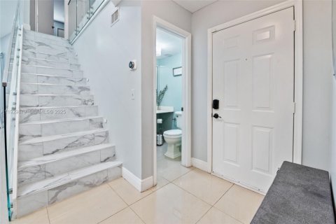 Touwnhouse à vendre à Tamarac, Floride: 3 chambres, 165.74 m2 № 1988840 - photo 5