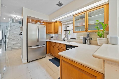 Touwnhouse à vendre à Tamarac, Floride: 3 chambres, 165.74 m2 № 1988840 - photo 14