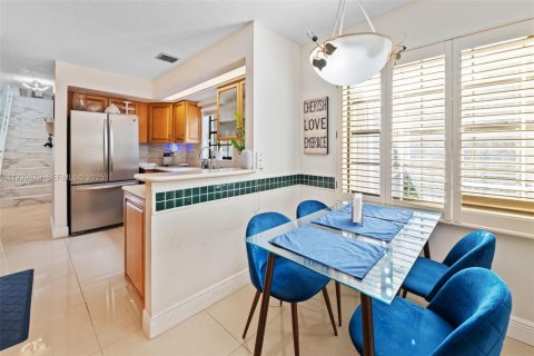 Touwnhouse à vendre à Tamarac, Floride: 3 chambres, 165.74 m2 № 1988840 - photo 12