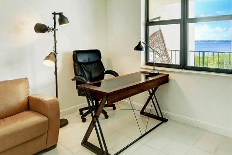Condominio en venta en Palm Beach, Florida, 2 dormitorios, 130.53 m2 № 2146101 - foto 19