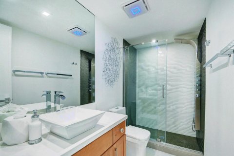 Condominio en venta en Palm Beach, Florida, 2 dormitorios, 130.53 m2 № 2146101 - foto 15