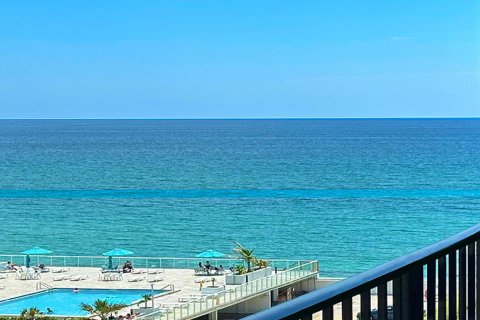 Condo in Palm Beach, Florida, 2 bedrooms  № 2146101