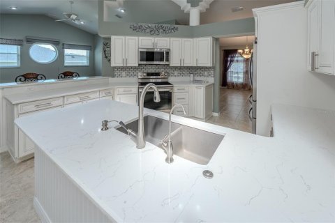 Villa ou maison à vendre à Ocala, Floride: 4 chambres, 228.45 m2 № 2424073 - photo 18