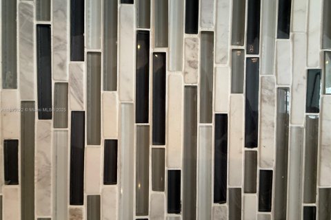 Condo in Miami Beach, Florida  № 1952337 - photo 11