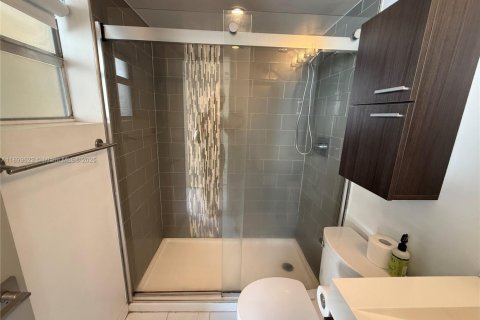 Condo in Miami Beach, Florida  № 1952337 - photo 6