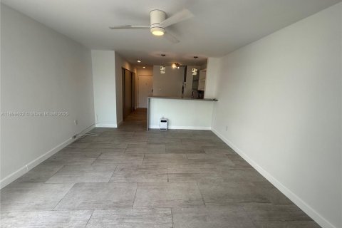 Condo in Miami Beach, Florida  № 1952337 - photo 20